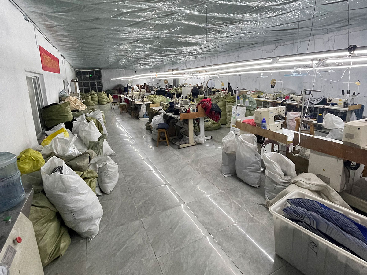 Production aisle at Yuchen Hat Co., Ltd.